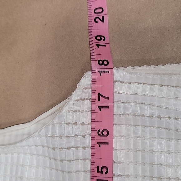 Vince Size M Ivory Lattice Overlay Silk Sleeveless Top, Exc. Used Condition - Picture 7 of 11